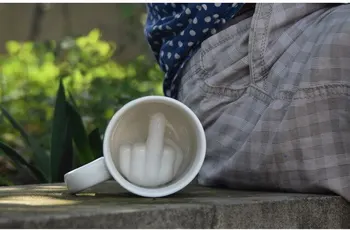Vee Tassi 300ml Loominguline Disain Valge Keskmise Sõrme kruus kohvi Uudne Stiil Segamine Kohvi Piima Tassi Naljakas Keraamiline Kruus Võimsus