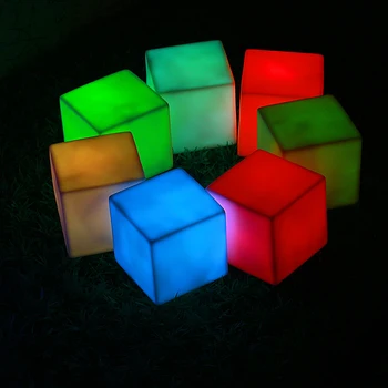 LED Light Kuubikud 6cm RGB Värviline Lahe Kosmiline Kuubikud Tuled Meeleolu Lambi Kõrval Laua Öö Valguses Lapsed QJY99