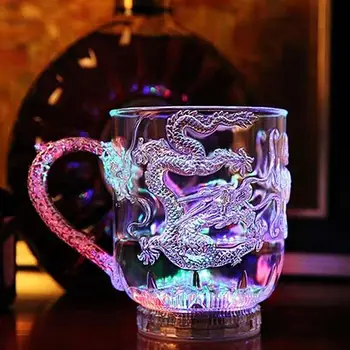LED Vilkumine Värvi Muuta Vee Aktiveeritud, süttib Dragon Õlu Viski Cup Kruus