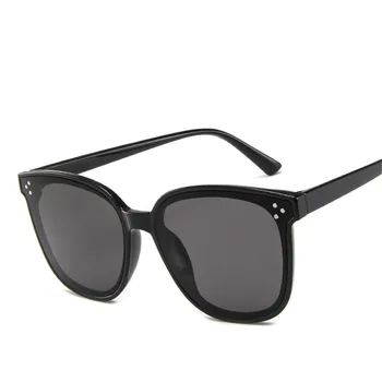 Yoovos 2021 Mood Retro Päikeseprillid Naiste Vintage Peegel Klaasid Street Beat Klassikaline Sõidu Shopping UV400 Gafas De Sol Mujer